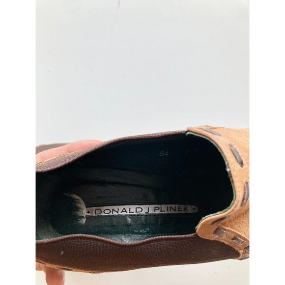 DONALD J PLINER Tan Brown Stitch Suede Pointed Toe Ankle Boots Booties, Size 6 - Picture 9 of 16